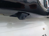 バックカメラが付いているので後方確認が非常にしやすいです。今や運転初心者も熟練者も必須装備!ついていて損はないですね♪