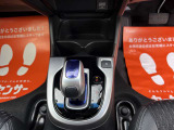 メンテナンスしてある記録簿付きの車両です。(取り扱い説明書&メンテナンスノート)新車購入時からの点検内容が記入してあります!おクルマに関してどんな細かい事でも気になる事があればお気軽にお電話ください!