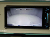 バックモニターは、車庫入れや縦列駐車に参考になる画面が表示される為、運転が不慣れな方にも便利な機能です♪