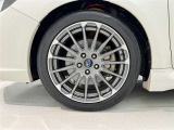 車のイメージを大きく左右するホイール部分はコダワリを持ちたいですね。