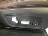 【電動シート(メモリー機能付き)】ドライバーのシートポジションを記憶させることが出来ます。お二人で交代しながら長距離を運転される際など、交代の度にシートポジションを確認する必要が御座いません。