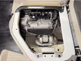 トヨタ中古車「まるごとクリーニング」施工済。エンジンルームを専用洗剤で洗浄!高圧&スチーム洗浄も行います。樹脂部分も艶出し剤でピカピカです☆☆