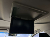【フリップダウンモニター】付き☆後部座席に座りながら大画面でTVやDVDをお楽しみいただけます♪