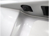 バックカメラが付いているので後方確認が非常にしやすいです。今や運転初心者も熟練者も必須装備!ついていて損はないですね♪