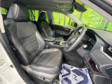 【シートヒーター&ベンチレーション】夏場は涼しい風でお尻や背中の熱やムレを防ぎ、冬はエアコンよりも早く温まってポカポカに!季節を問わず快適に過ごせます。