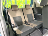 3列目シートはもちろん状態良好☆大人でもゆったりと座って頂けますので、大人数でのお出かけもラクラクです♪ご家族で、気の知れた仲間で、ドライブに行くのが楽しみですね♪
