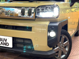 【LEDヘッドライト】悪天候や夜間走行時も良好な視界を確保し安心して運転できる高輝度LEDヘッドライトを装備!点灯速度が早く、消費電力も抑えられています。