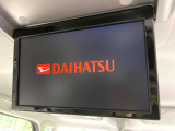 【フリップダウンモニター】大画面モニターで後席でもエンタメをお楽しみいただけます。小さなお子様にも大人気の装備です♪
