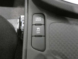 トラクションコントロール装備です。すべりやすい路面での発進時や加速時にタイヤの空転を抑え、駆動力確保に貢献する機能です。詳細は販売店スタッフまでおたずねください。