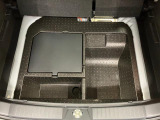 デッキボードの下には収納スペースがあります。