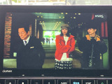 停車中にテレビ番組を視聴でき、休憩や待ち時間を車内で過ごす際にも便利です。画面には番組映像が表示され、操作メニューも下部にまとまっているため、見たい内容を確認しやすくなっています。