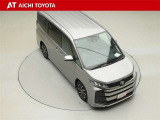 両側パワースライドドア付きだから、狭い駐車スペースなどでの乗り降りラクラク♪小さなお子さまのいるご家庭には嬉しい装備です。