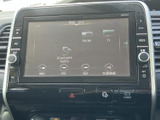 FM・AMやテレビ、Bluetooth Audioなど複数の音源が画面に並び、使いたい項目を選びやすい構成です。音楽やラジオなど、日々の移動中に合わせて楽しめます。