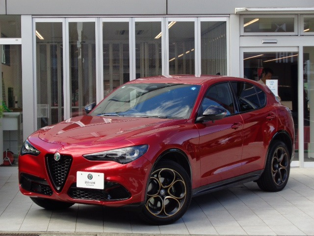 ステルヴィオ 2.0 ターボ Q4 インテンサ 4WD 