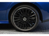 メルセデスの認定中古車「サーティファイドカー」では、万一お車が故障した場合も、ご購入後1年間もしくは2年間※は走行距離にかかわらずメルセデス・ベンツ正規サービスネットワークで無料修理いたします