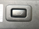 【パワーバックドア】スマートキーや運転席のボタンを押すだけでリアゲートが自動で開閉します!荷物を持っている時や、高い位置にあるバックドアを閉める際に便利な機能です♪