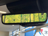 【デジタルインナーミラー】後席の大きな荷物や同乗者で後方が確認しづらい時でも安心!カメラが撮影した車両後方の映像をルームミラー内に表示。クリアな視界で状況の確認が可能です!