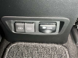 【アクセサリーコンセント】車内において、AC100Vで消費電力の合計が1500Wまでの電気製品を使用することができるシステムです!