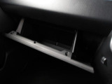 グローブボックスも大きめです。