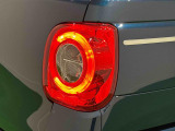 丸目で愛嬌のあるデザインのLEDリヤコンビネーションランプ(LEDストップランプ)が省電力・長寿命化を実現。