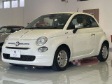 丸みを帯びたボディラインとクロームパーツの組み合わせが印象的。FIAT500らしいクラシカルな雰囲気をお楽しみいただけます。