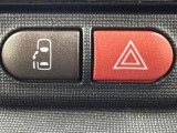 片側電動スライドドアのスイッチ付です。車内からもスイッチひとつで楽にドアの開閉が可能です。電動なので開閉時に力を使う必要がなく、半ドアになることもありません!