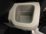 カップホルダーは運転席や助手席からちょうど手の届く位置です!!