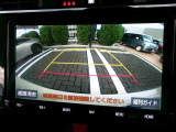 バックガイドモニターで、後方を確認しながら安心して駐車することができます。運転初心者も熟練者も必須の機能ですよ!