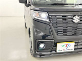 フォグランプ装着車です。暗い夜道の車両前方を明るく照らします