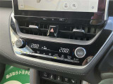 左右独立温度コントロールフルオートエアコンです。運転席、助手席それぞれで独立して温度設定ができます。冷え性の方が乗っても安心ですね♪