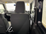 運転席後ろ側です。