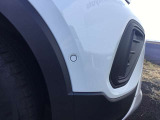 右フロントの純正アルミホイールとタイヤです。足まわりの状態も写真でご確認いただけます。
