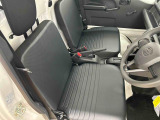 ゆったりとした運転席!運転しやすいレイアウト空間!