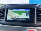見やすい地図画面で、目的地までスムーズに案内してくれます。運転に集中できる環境をサポートします。快適なカーナビゲーションです。