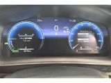 スポーティーなアナログスピードメーター。