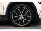 メルセデスの認定中古車「サーティファイドカー」では、万一お車が故障した場合も、ご購入後1年間もしくは2年間※は走行距離にかかわらずメルセデス・ベンツ正規サービスネットワークで無料修理いたします