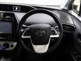 各操作スイッチなどもハンドルから手を放すことなく操作可能で安全運転に支援いたします!
