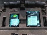 トランクルームの床下にはパンク修理キットが格納されております。スペアタイヤはございません。