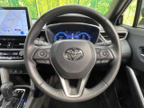 【純正革巻きステアリング】上質な革を使用することで、手にしっかり馴染みとても運転しやすいハンドルです♪