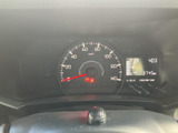 視認性の高いメーター類で、運転に必要な情報を的確に把握できます。運転状況が一目でわかるよう設計されています。