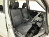【運転席・助手席】内装ルームクリーニング済みです。しっかり綺麗にしていますので、是非、お確かめください。車に自信があるからこそ、是非一度ご来店頂き内外装も見てもらえると幸いです。