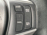 【クルーズコントロール】高速道路もラクラク走行。アクセルを離しても一定速度で走行ができ、長距離運転時の負担を軽減!加速・減速も簡単なスイッチ操作で調整できます。