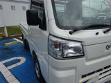 『U-Carつるた店はサービス工場も併設』 ※3ストール設備で買った後の整備も安心です※ 『U-Carつるた店はau携帯ショップも常設』 ※営業時間 AM9:30-PM5:00まで※