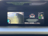 狭い場所での駐車も安心。後方の状況を画面で確認できるので、安全に駐車操作を行うことができます。