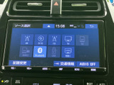 ラジオやディスク、テレビ、Bluetooth、USBなど、複数の音源を画面から選べます。普段よく使う再生方法に合わせて切り替えられ、車内での時間を快適にサポートします。