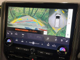 【パノラミックビューモニター】専用のカメラにより、上から見下ろしたような視点で360度クルマの周囲を確認することができます☆死角部分も確認しやすく、狭い場所での切り返しや駐車もスムーズに行えます。