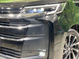 【LEDヘッドライト】悪天候や夜間走行時も良好な視界を確保し安心して運転できる高輝度LEDヘッドライトを装備!点灯速度が早く、消費電力も抑えられています。