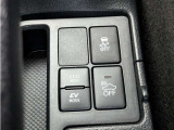 【EVモード】モーターのみで静かに走行できます。深夜のエンジン音やガレージでの排出ガスを抑えたい時に便利です。