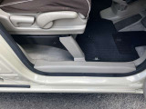 入庫した車両は美装斑がクリーニング☆専用洗剤や機械を使います。 安い!!でも綺麗をモットーに内外装ともに魂を込めて仕上げています