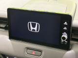 【メーカー純正ナビ】インテリアに溶け込むスタイリッシュな「専用設計」メーカーナビを装備♪視認性や操作性など基本性能にも優れ、より上質なカーライフをお楽しみいただけます。